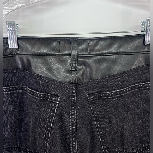 Abercrombie & Fitch Black 90s Relaxed High Rise Straight Leg Mixed Jean 30/10R - Picture 9 of 13